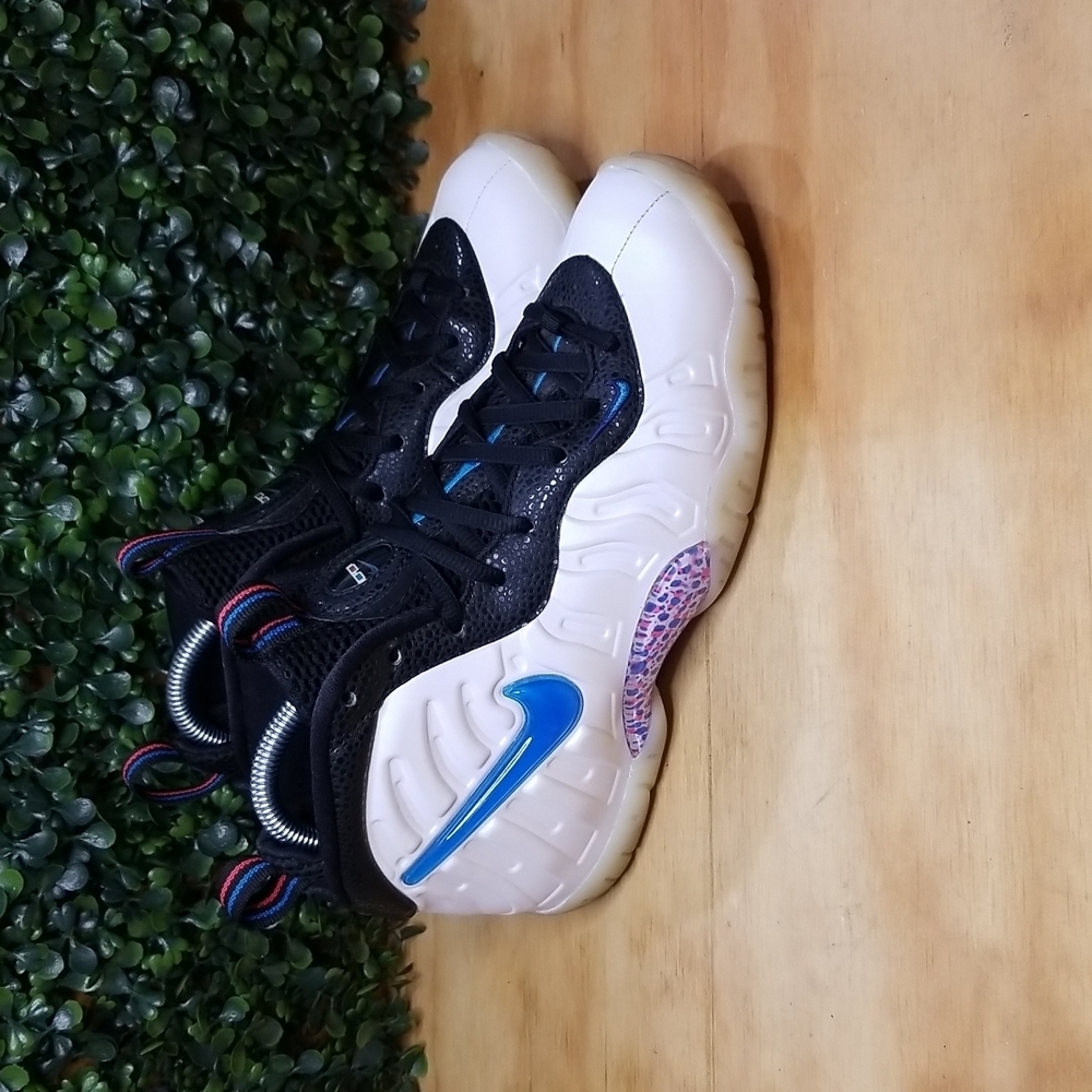 Nike Air Foamposite Pro GS 3-D | Youth 5.5-Womens 7 | Black & Multi Color